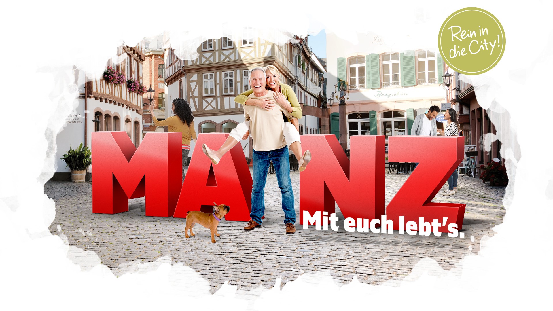 Mainz in der Altstadt mit älterem Paar